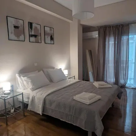 Luxury & Spacious Apartment In Athens Exterior photo