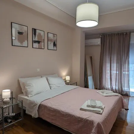 Luxury & Spacious Apartment In Athens Exterior photo