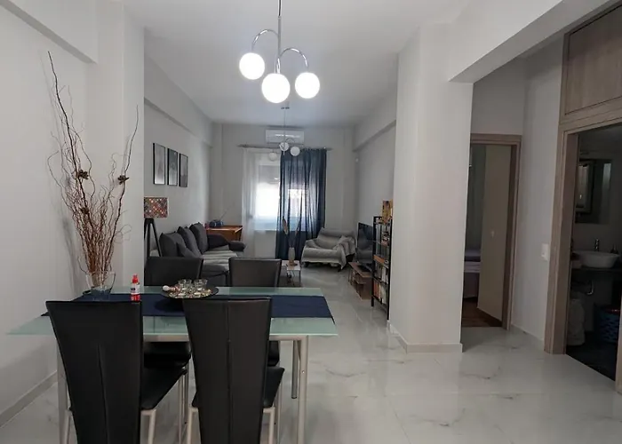 Luxury & Spacious Apartment In Athens