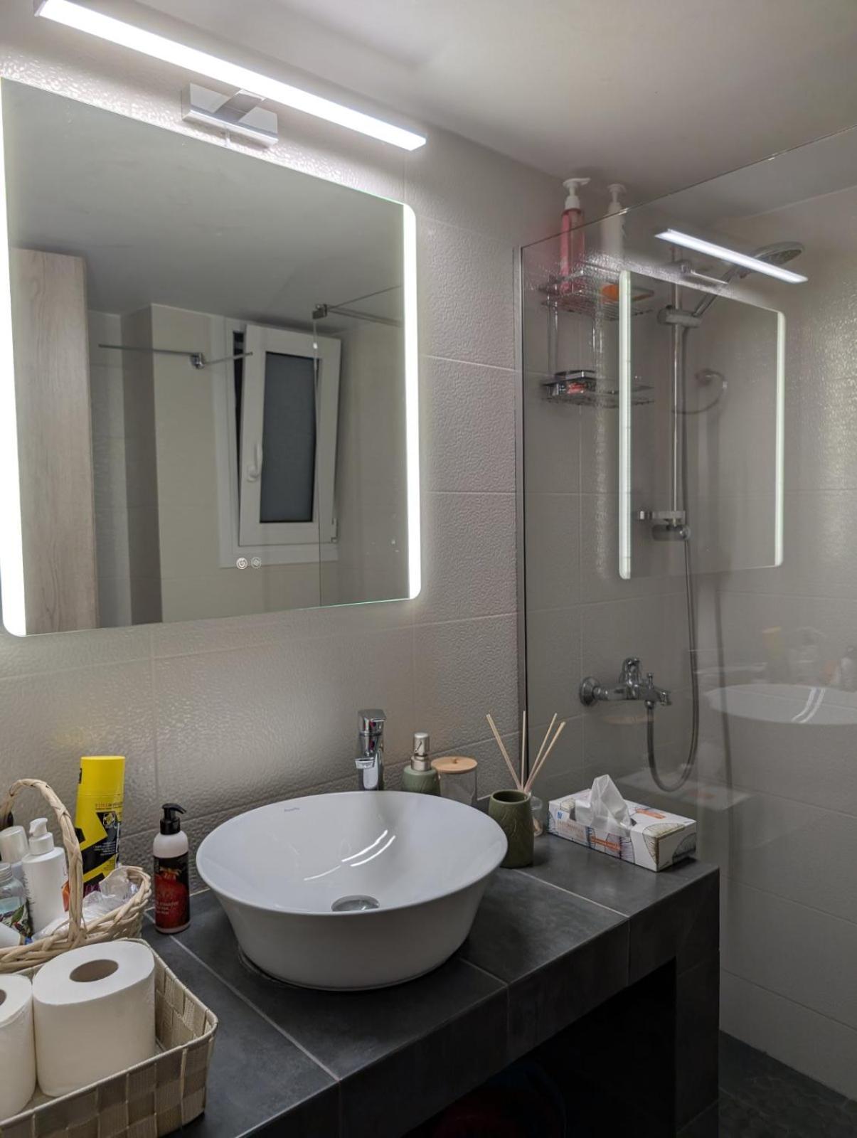 Luxury & Spacious In Apartment *